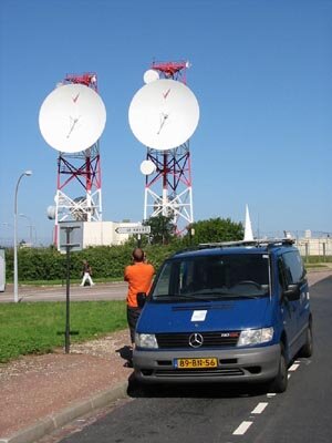 Visiting various hotspots to record the different characteristics of interference signals