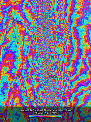 Sentinel-1 radar image compared to interferogram