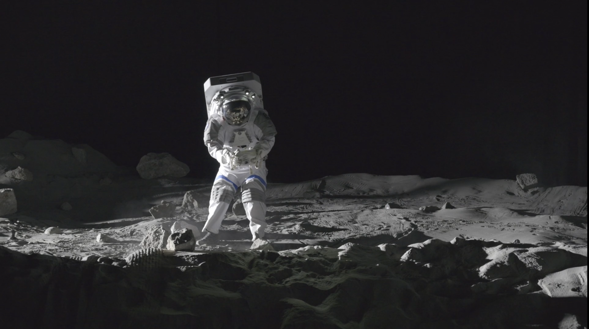 Simulated moonwalk shot