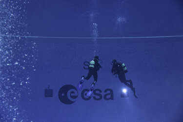 ESA Astronaut Reserve Training in the Neutral Buoyancy Facility