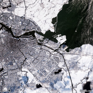 This image, captured by the Copernicus Sentinel-2 mission on 6 January 2026, shows Amsterdam in the Netherlands blanketed in snow. 